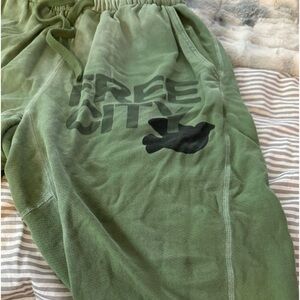 EUC GREEN Free City sweats!  Cuffed bottom.  Size XXL